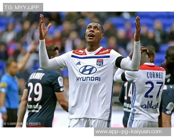 巴西足球历史性失利马塞洛痛心称如同噩梦国家级耻辱难以忘怀